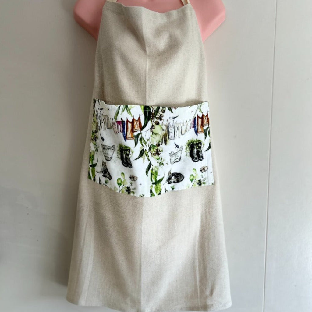 Somewhere in My Garden Apron with Pockets