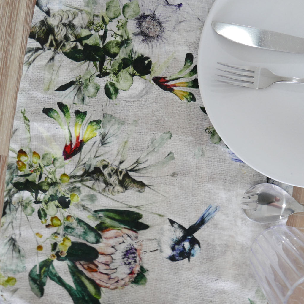 Darkum Table Runner