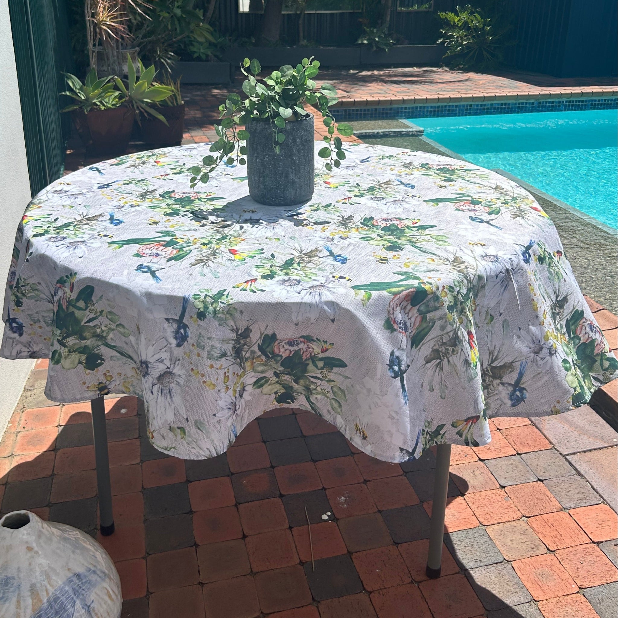 Darkum Tablecloth - Round