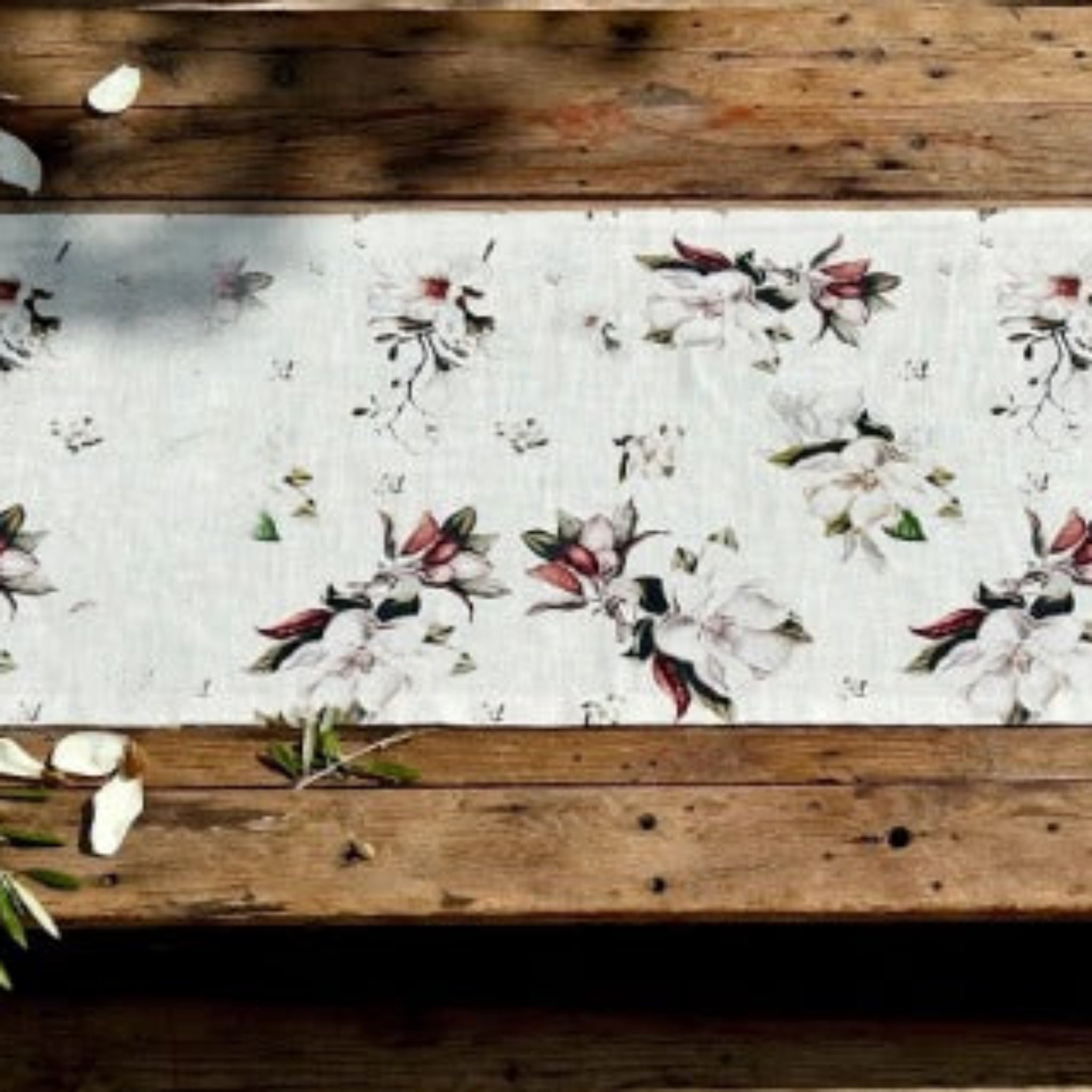 Magnolia Table Runner