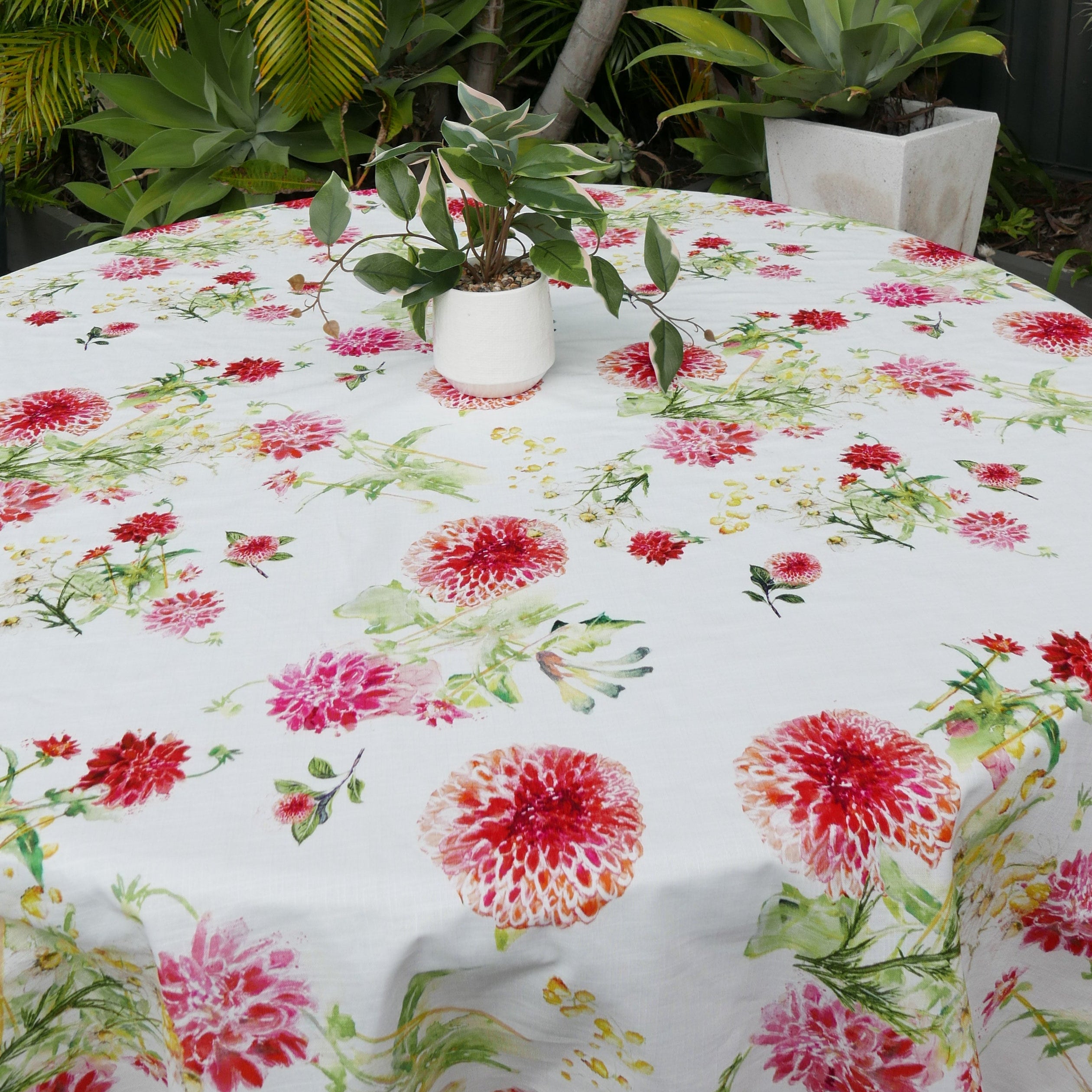 Dahlia Tablecloth - Round